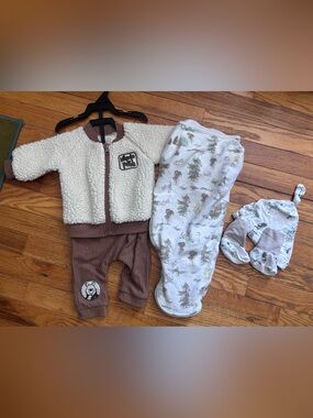 Winnie the Pooh Sherpa Jacket and Brown Ribbed Swaddle Set